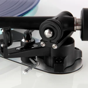 Rega Planar 3 weiß, Detailaufnahme Tonarm RB330