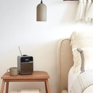 Ruark R1S Smart Radio grau auf Nachttisch