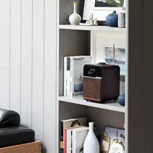 Ruark R1MK4 Espresso in Ambiente-Wohnumgebung