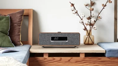 Ruark R3S Walnuss in Ambiente-Wohnumgebung