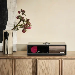 Ruark R710 CD-HiFi-Konsole Schwarz in Ambiente Wohnumgebung