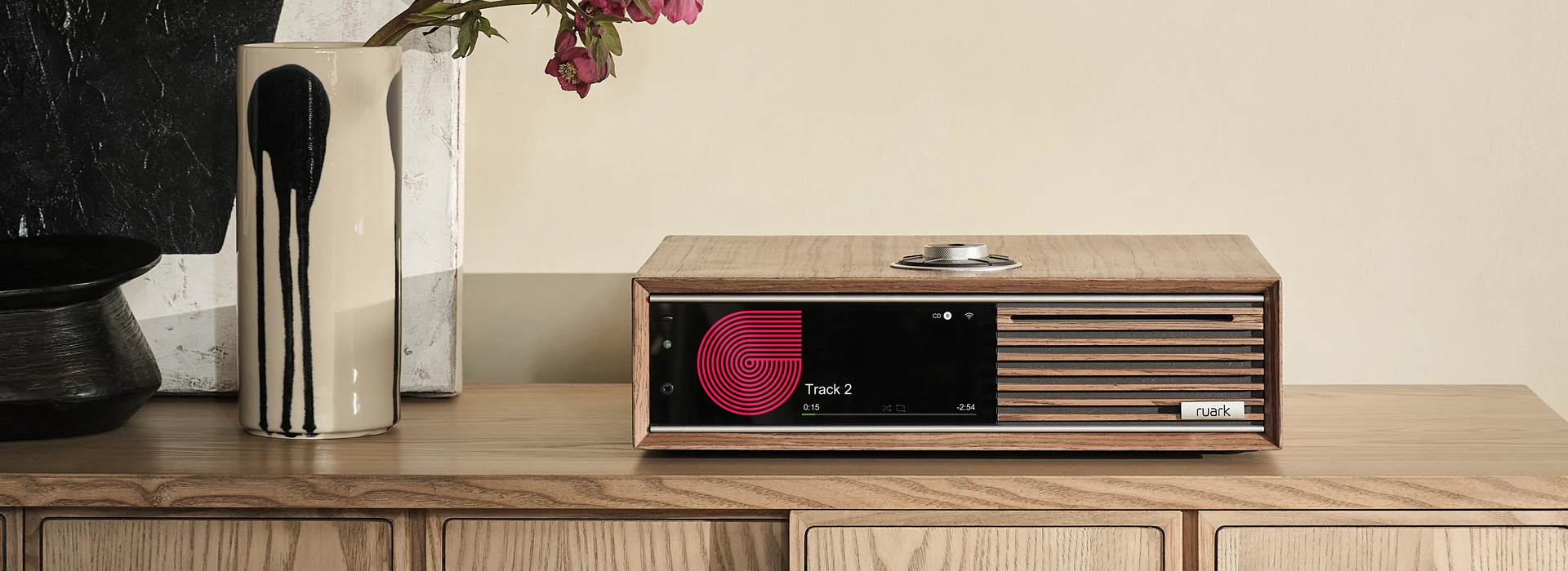 Ruark R710 CD-HiFi-Konsole Nuss in Ambiente Wohnumgebung