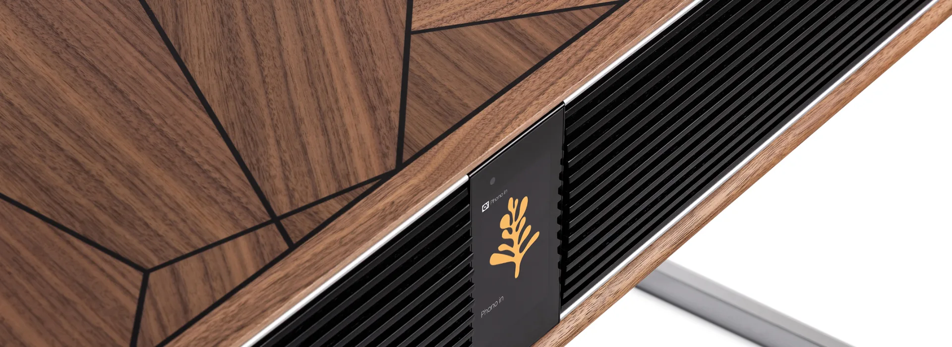 Ruark R810 MiE Detail Top-Down Nussbaum