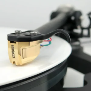 Excalibur Gold Tonabnehmer montiert auf Rega Planar 8