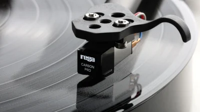 Rega Carbon Pro Tonabnehmer, montiert auf Planar 1
