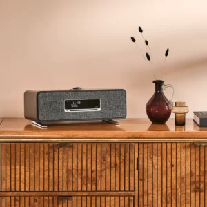 Ruark R3S schwarz in Ambiente-Wohnumgebung
