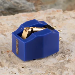 Excalibur Midnight Blue schräg von oben fotografiert auf Stein