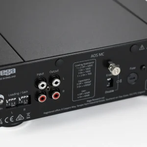 Rega Aos MC Vorverstärker Detailansicht Rückseite mit Blick nach rechts