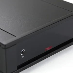 Rega Aos MC Vorverstärker Detailansicht mit Blick nach rechts