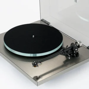 Rega Planar 6 RS angewinkelt