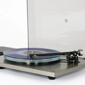 Rega Planar 6 RS angewinkelt mit Abdeckung und PSU