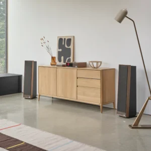 Ruark R710 CD-HiFi-Konsole Nussbaum und Standlautsprecher Talisman-R in Ambiente Wohnumgebung