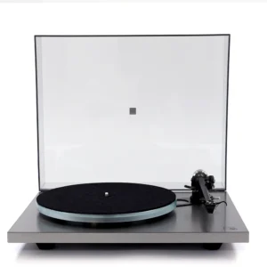 Rega Planar 6 RS Rega Special Edition mit Ania MC Tonabnehmer, frontal abgebildet
