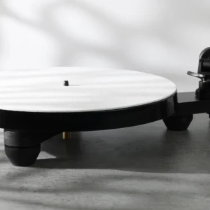 Rega Replay Plattenspieler, frontal