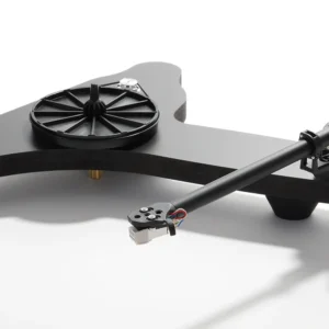 Rega Replay Plattenspieler ohne teller, seitlich